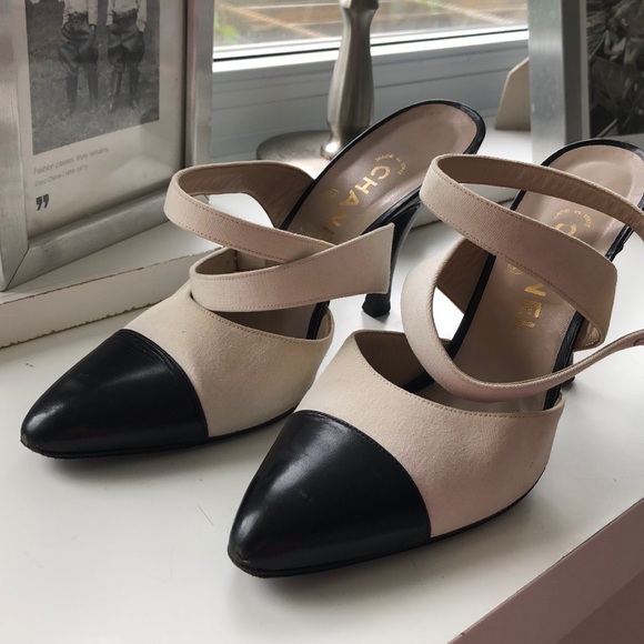 Chanel ankle wrap sandals size 40, fits like 8 - Picture 9 of 16